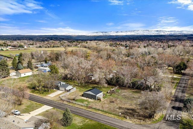 1184 Downing Dr, Eagle, ID 83616