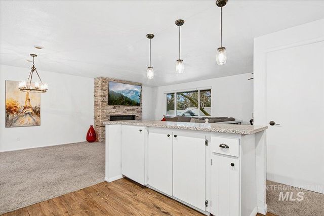 1184 Downing Dr, Eagle, ID 83616