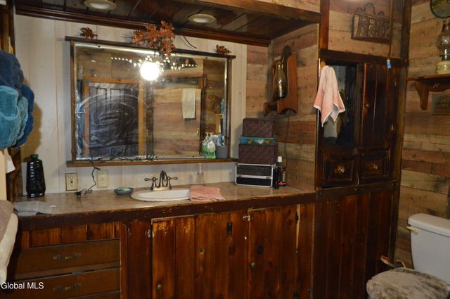 834 County Hwy 110, Broadalbin, NY 12025