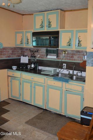 834 County Hwy 110, Broadalbin, NY 12025