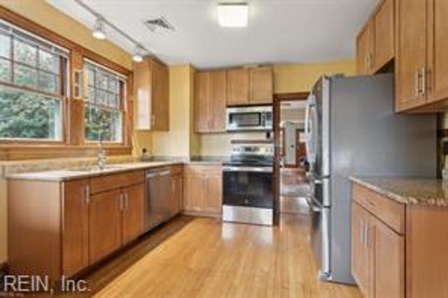 236 Pocahontas PL, Hampton, VA 23661