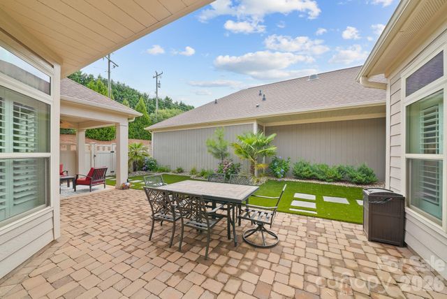 159 Brawley Point Circle, Mooresville, NC 28117