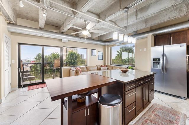 2940 Baltimore Avenue 1201, Kansas City, MO 64108