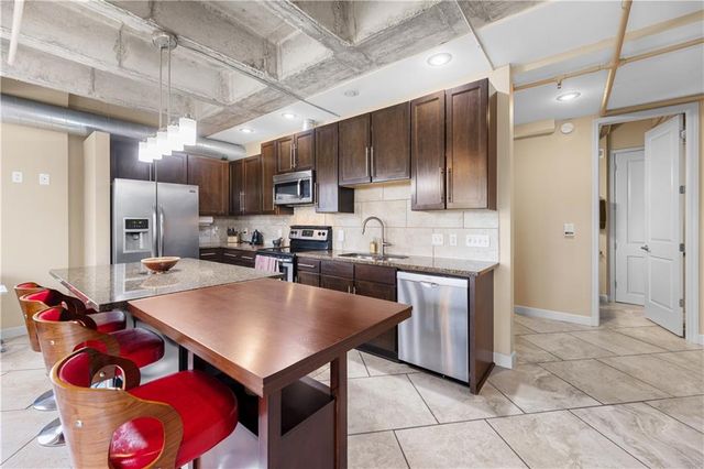 2940 Baltimore Avenue 1201, Kansas City, MO 64108