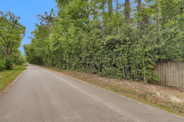 15662 Ben Wiggins, Conroe, TX 77303