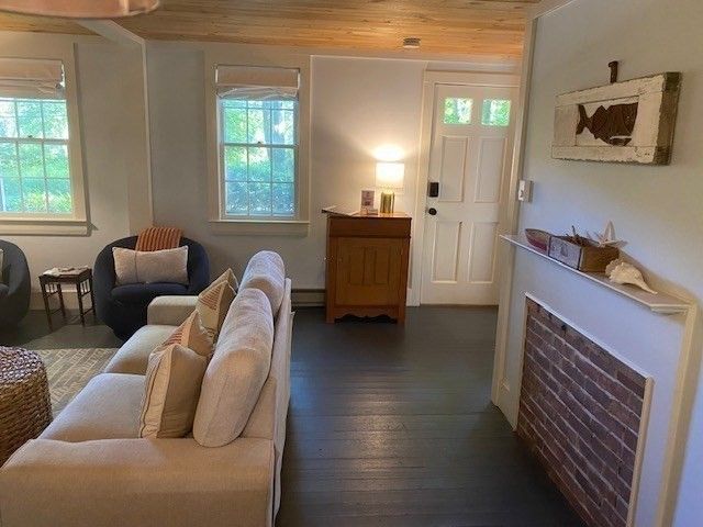 1825 Main St, Barnstable, MA 02668