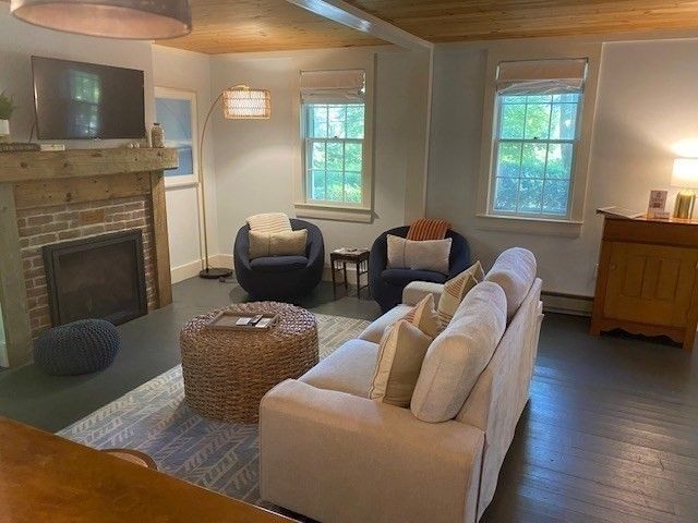 1825 Main St, Barnstable, MA 02668