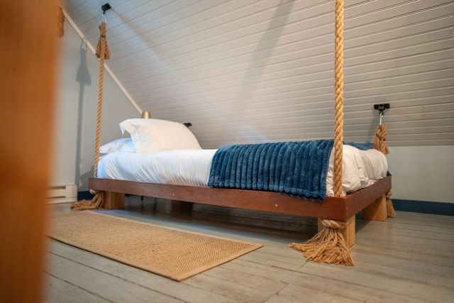 1825 Main St, Barnstable, MA 02668