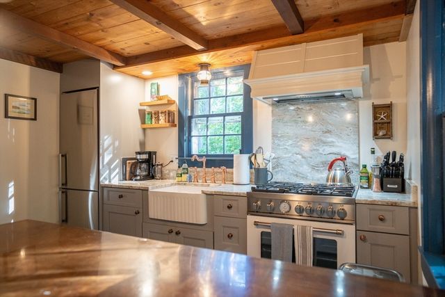 1825 Main St, Barnstable, MA 02668