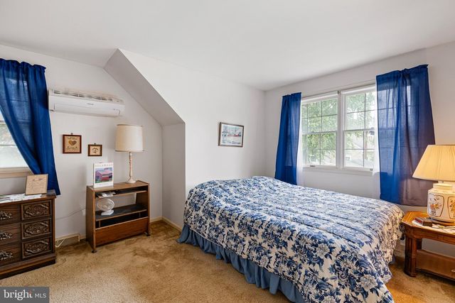 52 SUNSET RD, Newark, DE 19711