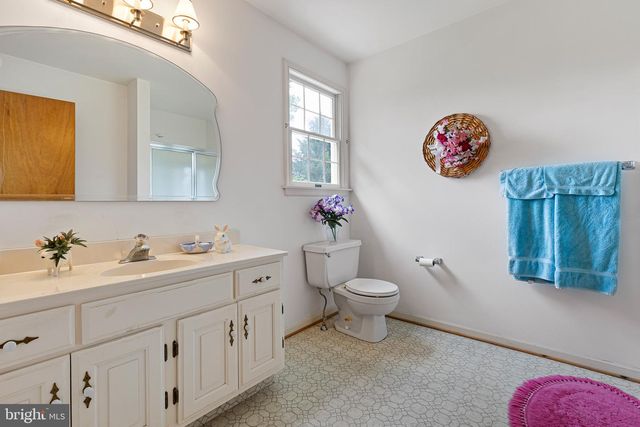 52 SUNSET RD, Newark, DE 19711