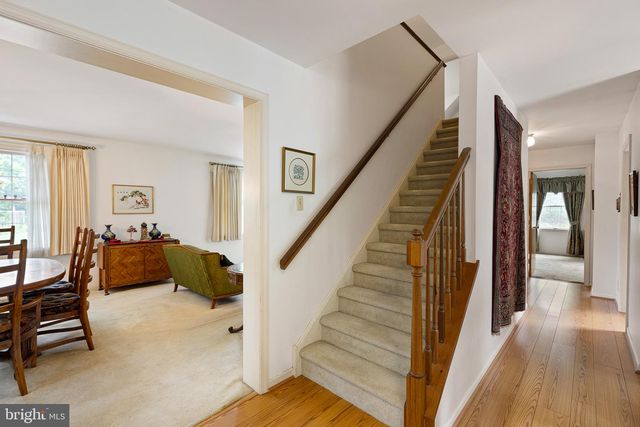 52 SUNSET RD, Newark, DE 19711