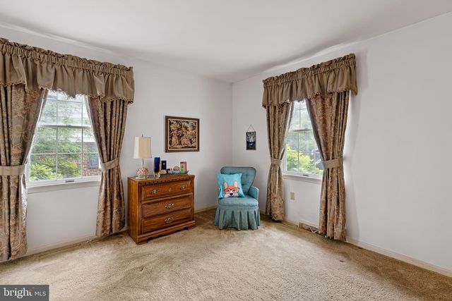 52 SUNSET RD, Newark, DE 19711