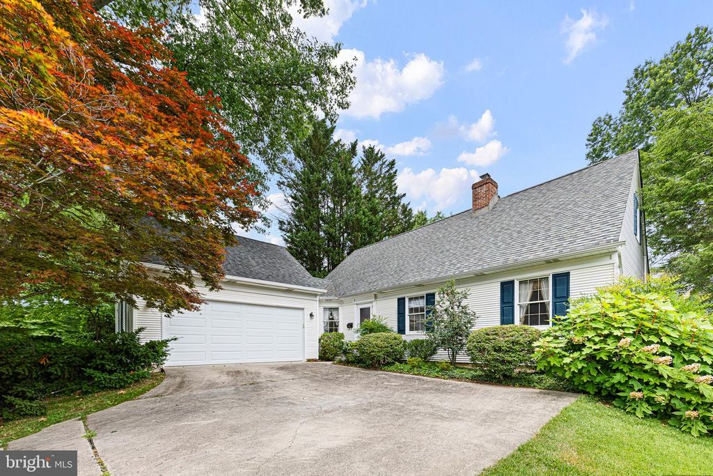 52 SUNSET RD, Newark, DE 19711