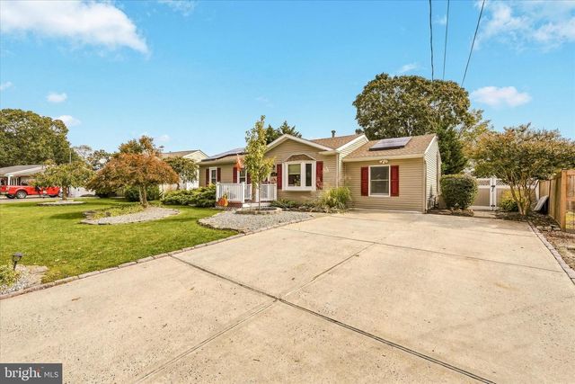 747 CLUBHOUSE DR, Forked River, NJ 08731