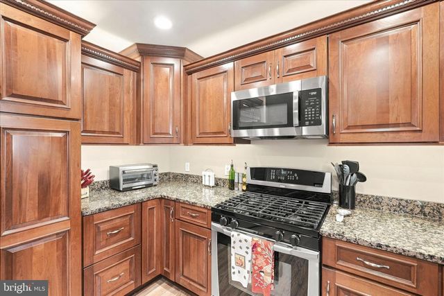 747 CLUBHOUSE DR, Forked River, NJ 08731