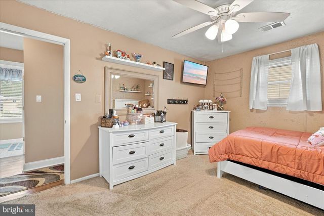 747 CLUBHOUSE DR, Forked River, NJ 08731