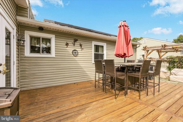 747 CLUBHOUSE DR, Forked River, NJ 08731