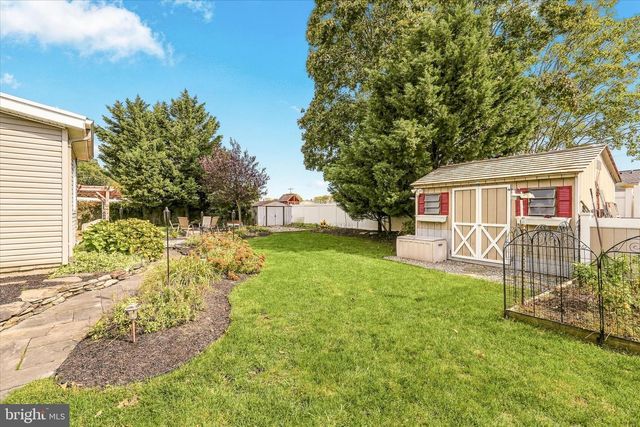 747 CLUBHOUSE DR, Forked River, NJ 08731