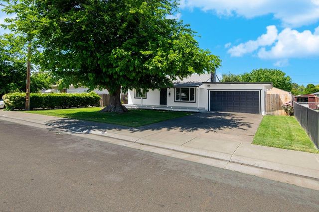 3037 W Monterey Ave, Stockton, CA 95204