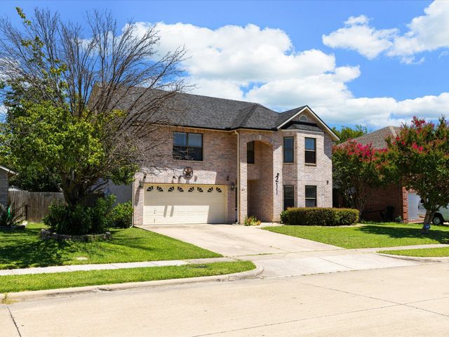 211 Menlo Park Drive, Arlington, TX 76002