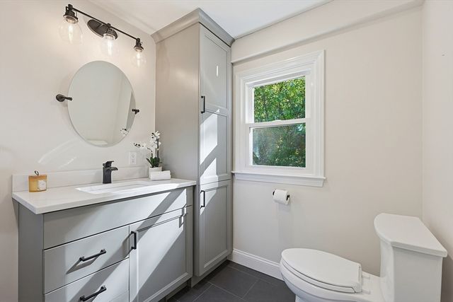 12 Illinois Rd, Tewksbury, MA 01876