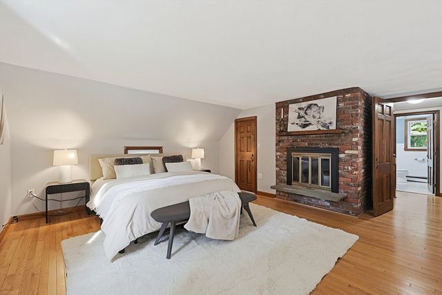 12 Illinois Rd, Tewksbury, MA 01876
