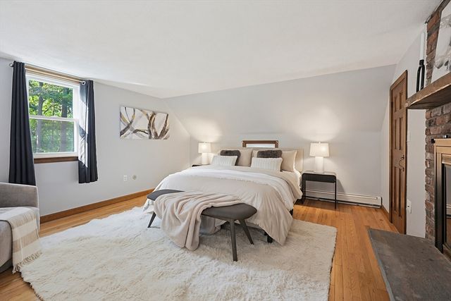12 Illinois Rd, Tewksbury, MA 01876