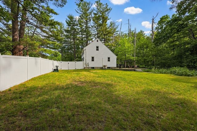 12 Illinois Rd, Tewksbury, MA 01876