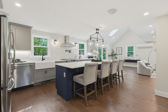 12 Illinois Rd, Tewksbury, MA 01876
