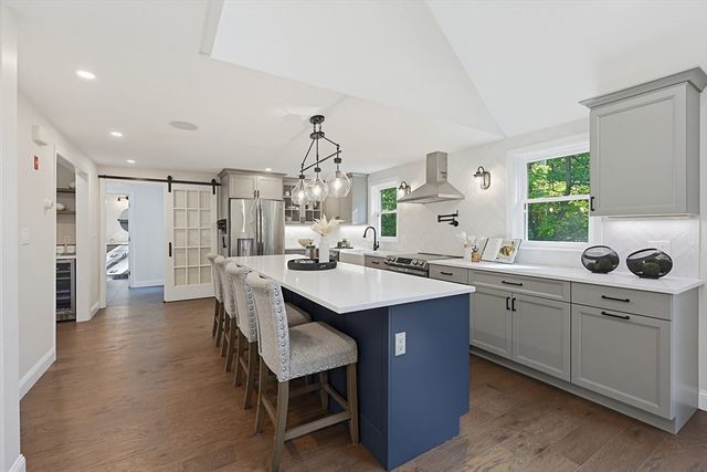 12 Illinois Rd, Tewksbury, MA 01876