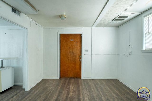 1435 SE Madison ST, Topeka, KS 66607