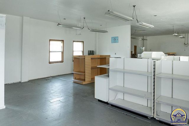 1435 SE Madison ST, Topeka, KS 66607