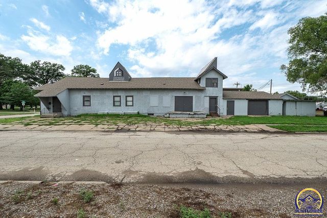 1435 SE Madison ST, Topeka, KS 66607