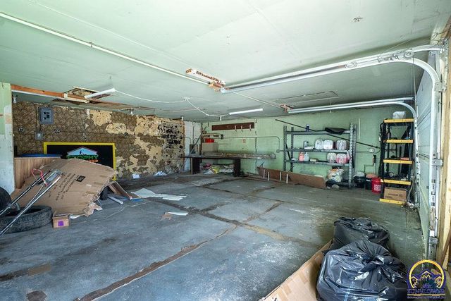 1435 SE Madison ST, Topeka, KS 66607