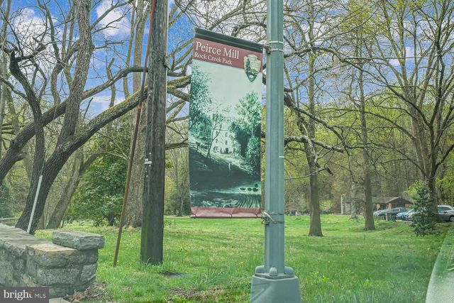 2907 NEWARK ST NW, Washington, DC 20008