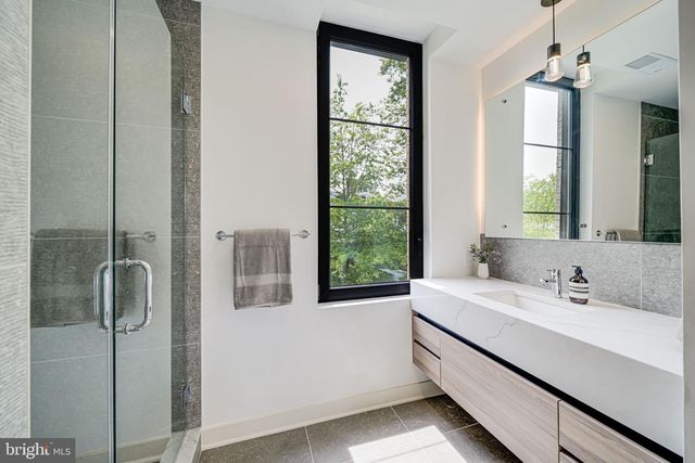 2907 NEWARK ST NW, Washington, DC 20008