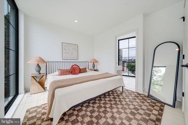 2907 NEWARK ST NW, Washington, DC 20008