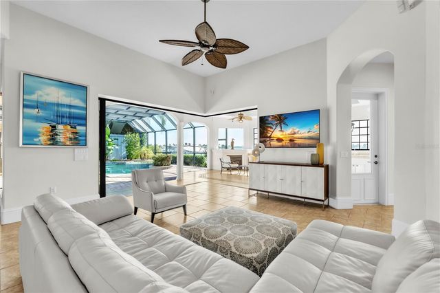 805 3RD STREET E, Palmetto, FL 34221