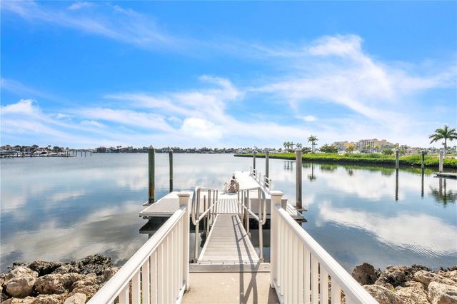 805 3RD STREET E, Palmetto, FL 34221