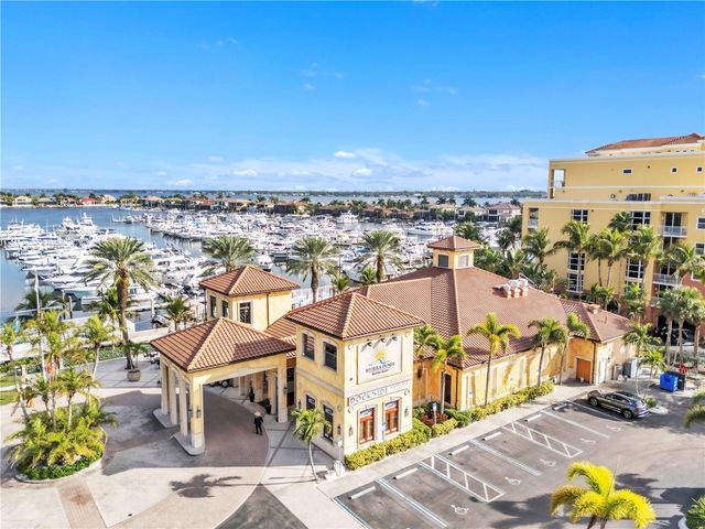 805 3RD STREET E, Palmetto, FL 34221