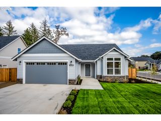 87653 8th St, Veneta, OR 97487