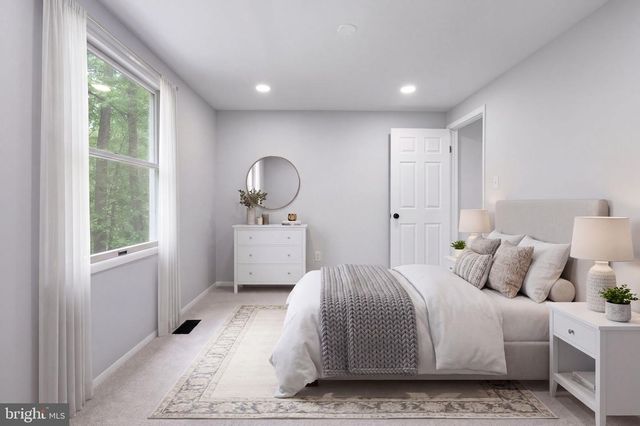 8260 ERIKA DR, Manassas, VA 20112