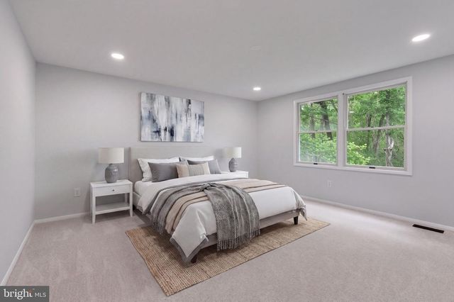8260 ERIKA DR, Manassas, VA 20112