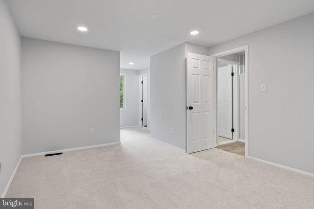 8260 ERIKA DR, Manassas, VA 20112