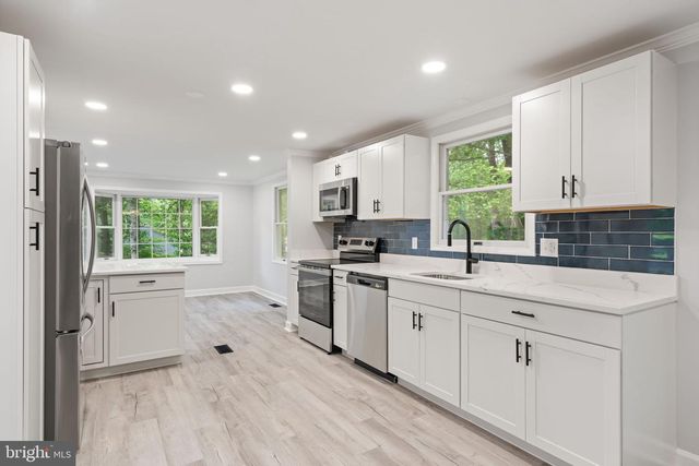 8260 ERIKA DR, Manassas, VA 20112
