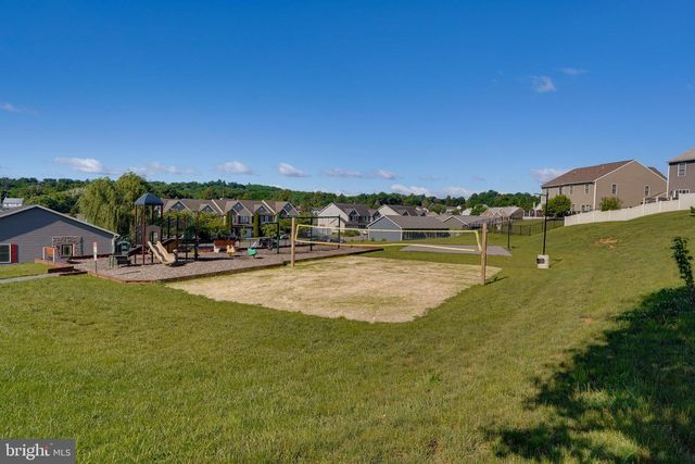 11196 GOPHER DR N, Waynesboro, PA 17268