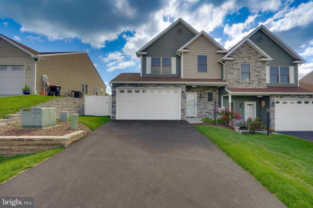 11196 GOPHER DR N, Waynesboro, PA 17268