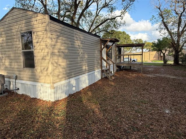 3708 Commerce St Cr, Damon, TX 77430