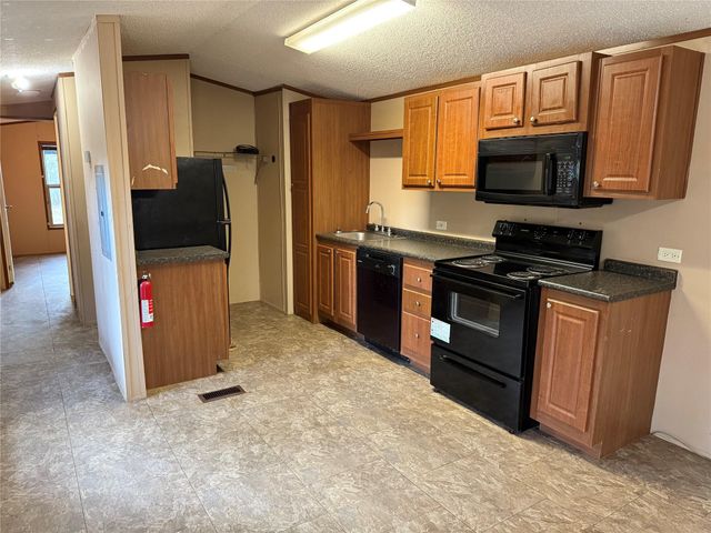 3708 Commerce St Cr, Damon, TX 77430